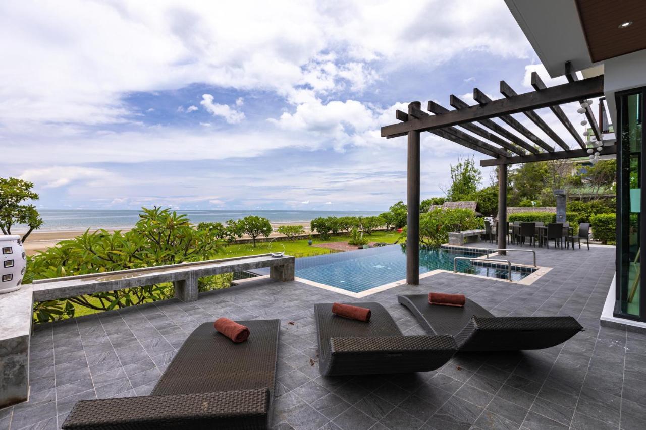 Beachfront Modern 4 Bedroom Pool Villa - Rv Хуа Хин Екстериор снимка