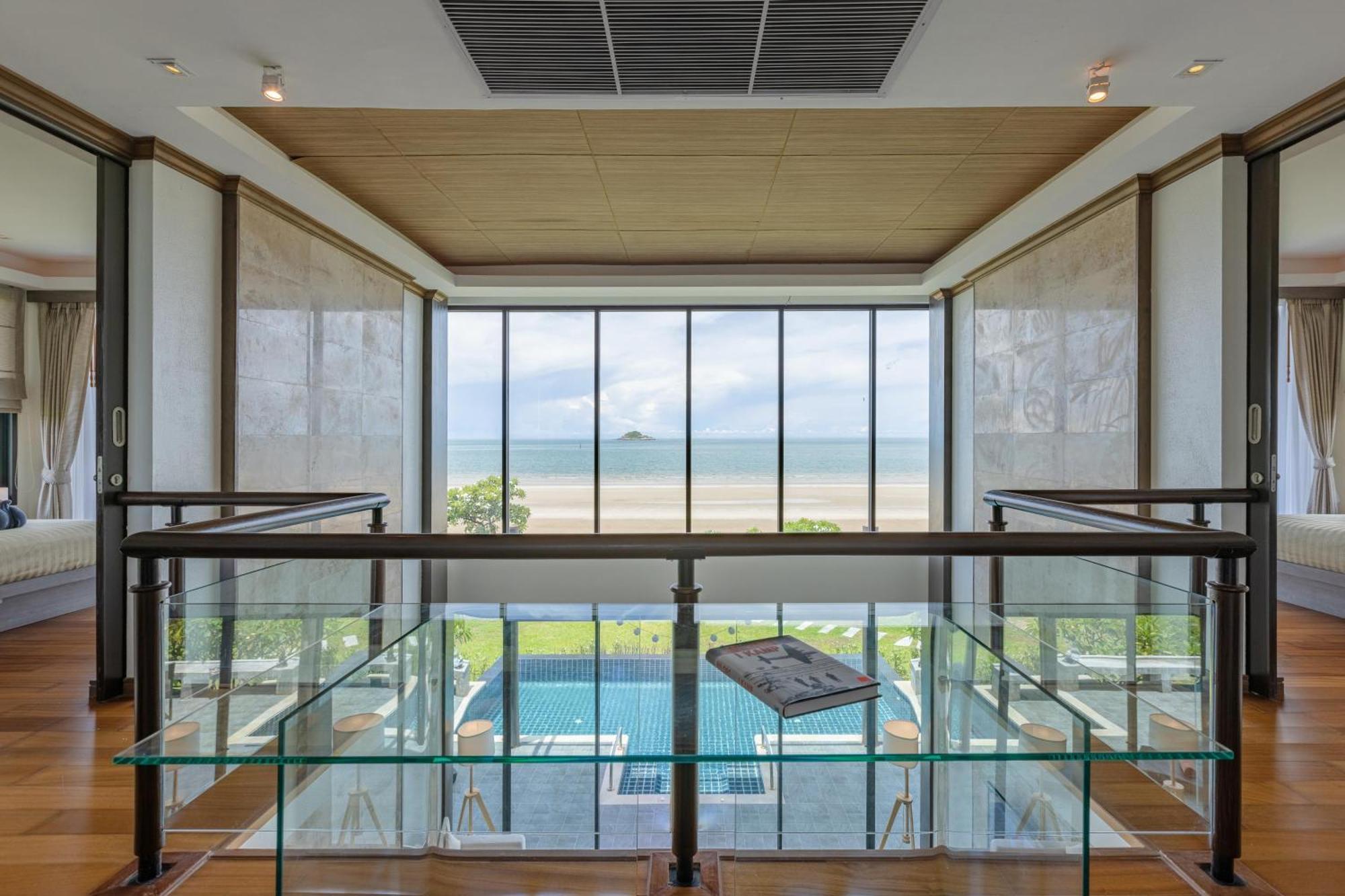 Beachfront Modern 4 Bedroom Pool Villa - Rv Хуа Хин Екстериор снимка