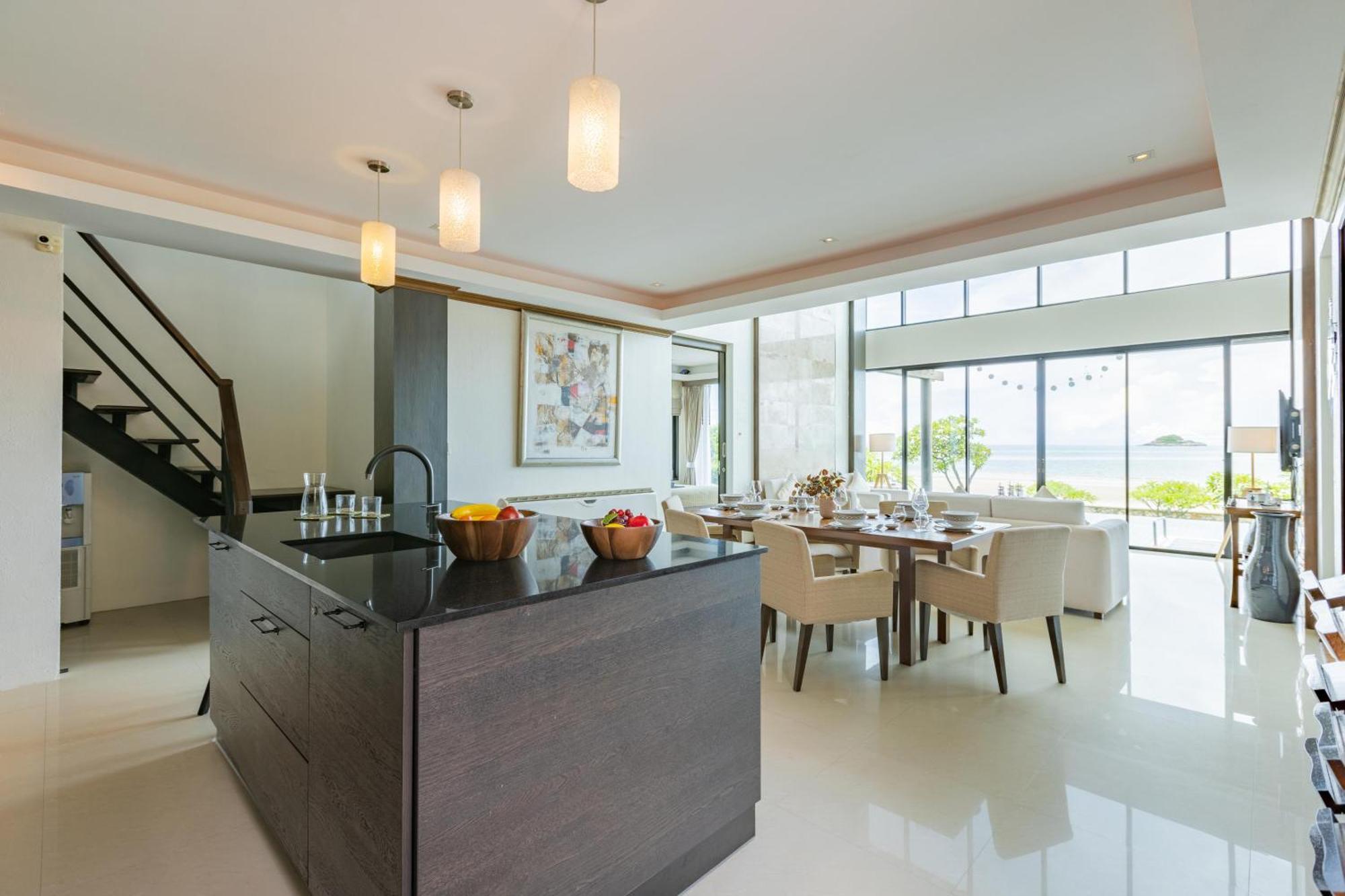 Beachfront Modern 4 Bedroom Pool Villa - Rv Хуа Хин Екстериор снимка